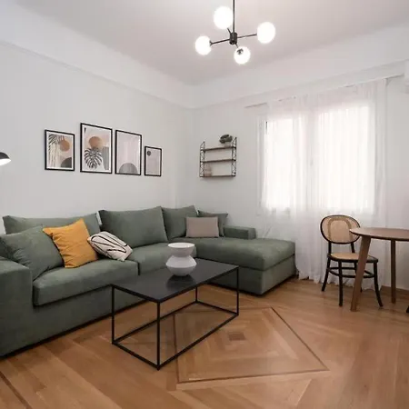 Apartment Vibrant Urban Getaway: Modern 1-bedroom Near Bars, Parks, And Metro